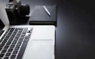 时间太赶？没能见到詹姆斯的球迷抱怨：来了也不说 走了也不说